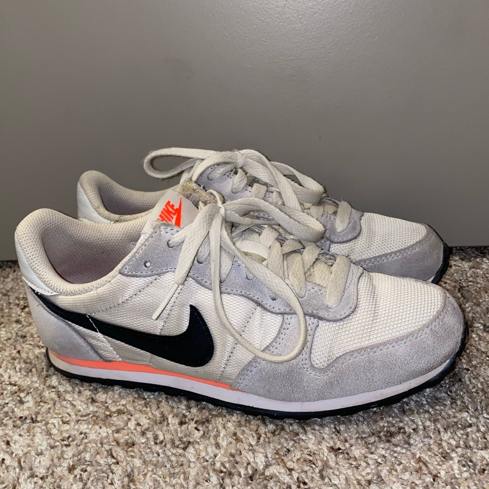 Nike Women’s Genicco Trainers